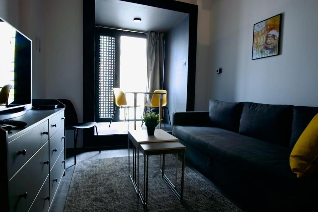 Studio Apartment By Hi5- Rottenbiller Apartment Budapest Ngoại thất bức ảnh