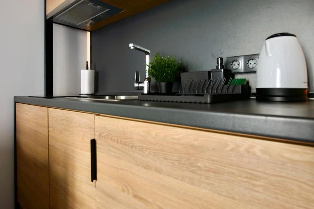 Studio Apartment By Hi5- Rottenbiller Apartment Budapest Ngoại thất bức ảnh