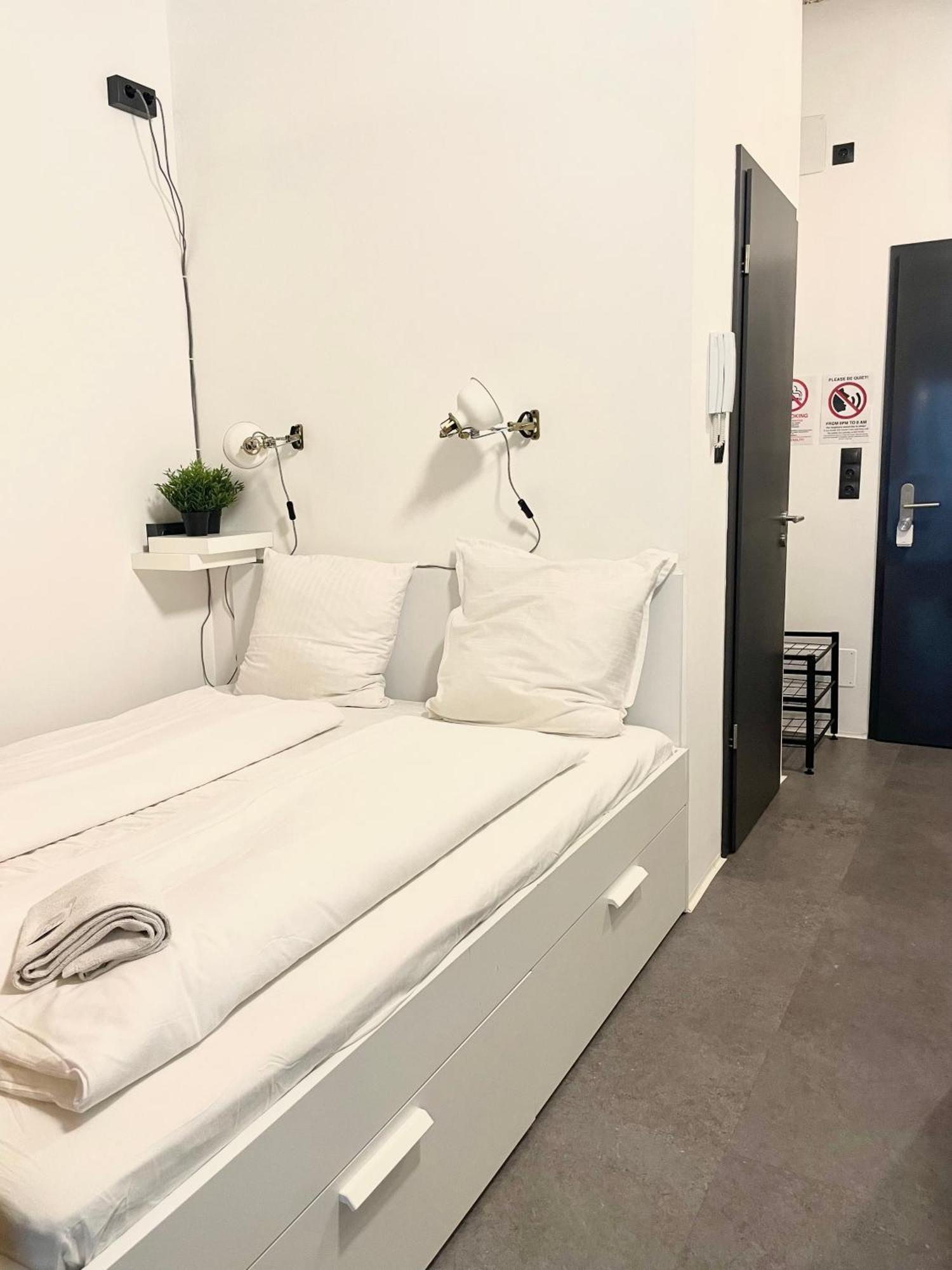 Studio Apartment By Hi5- Rottenbiller Apartment Budapest Ngoại thất bức ảnh