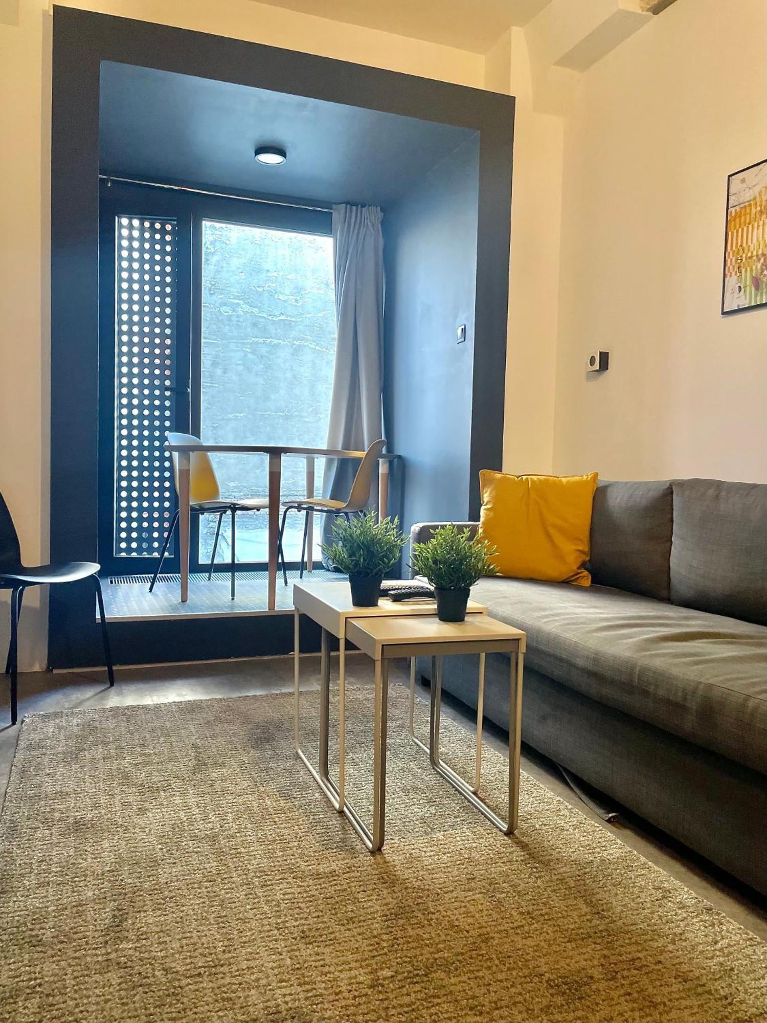 Studio Apartment By Hi5- Rottenbiller Apartment Budapest Ngoại thất bức ảnh
