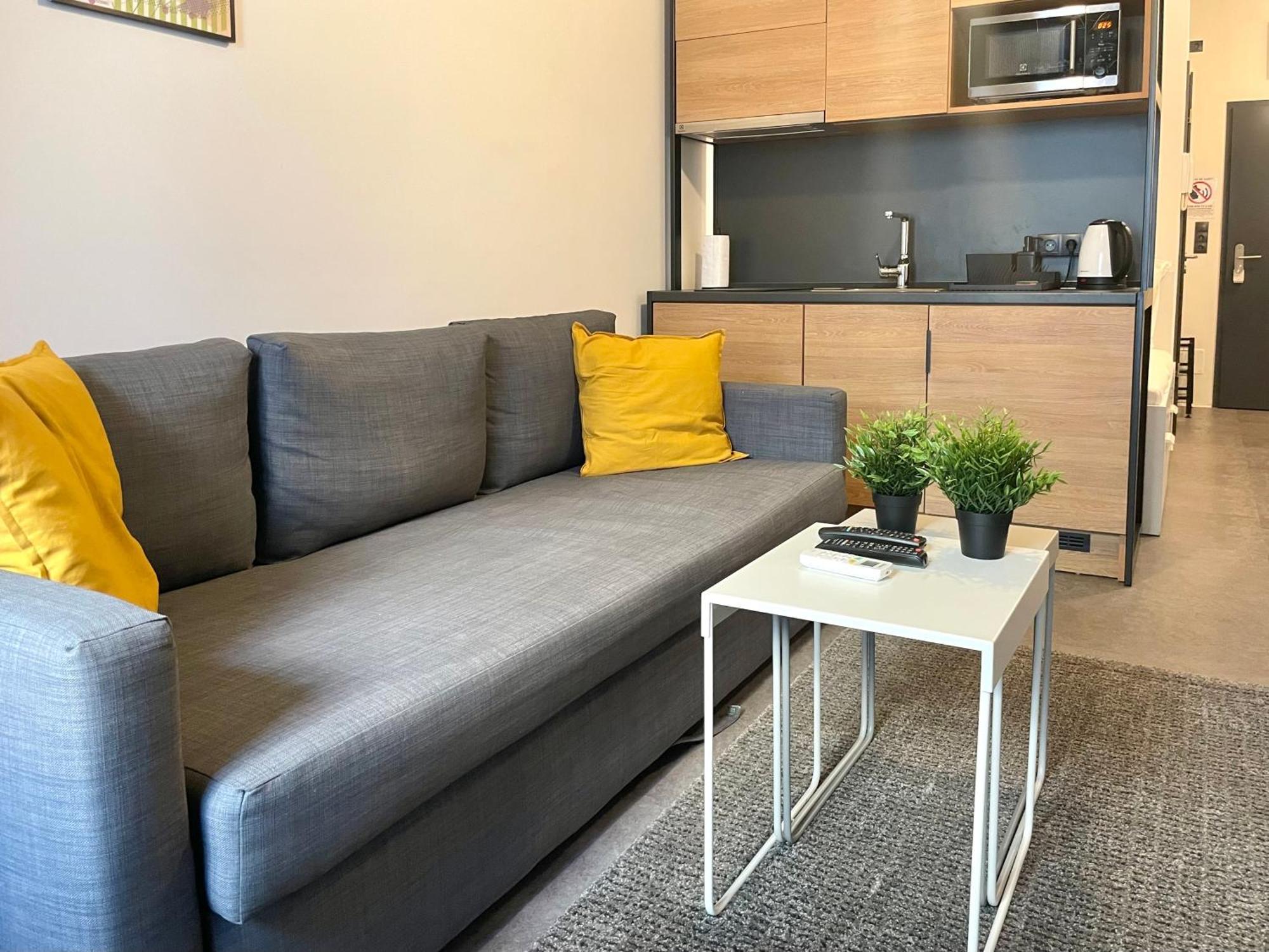 Studio Apartment By Hi5- Rottenbiller Apartment Budapest Ngoại thất bức ảnh